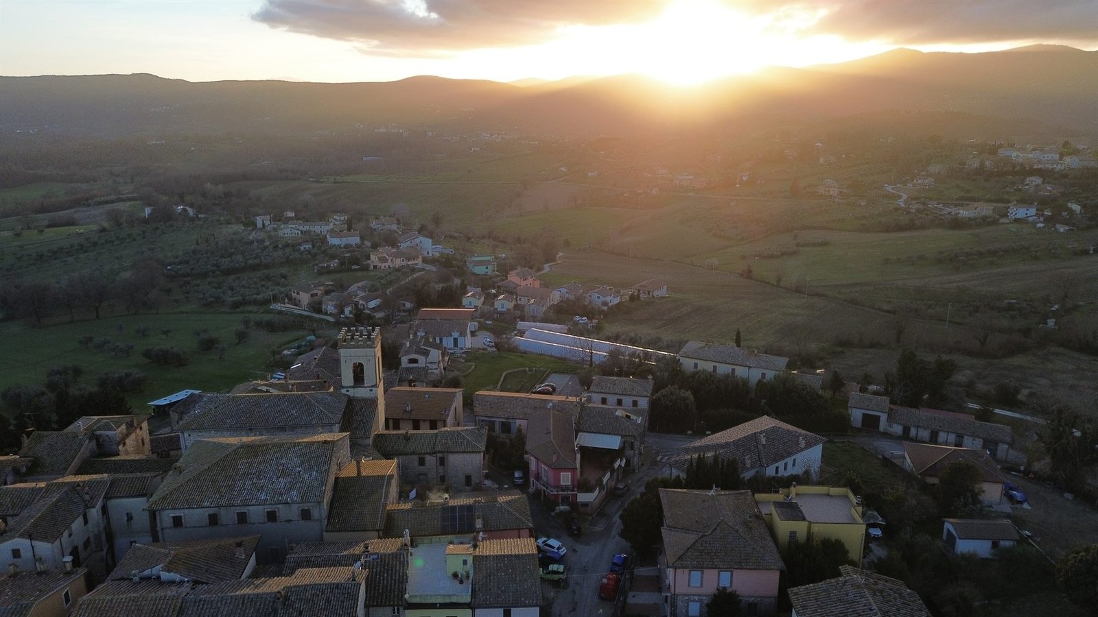 Panorama del territorio di Avigliano Umbro dall'alto