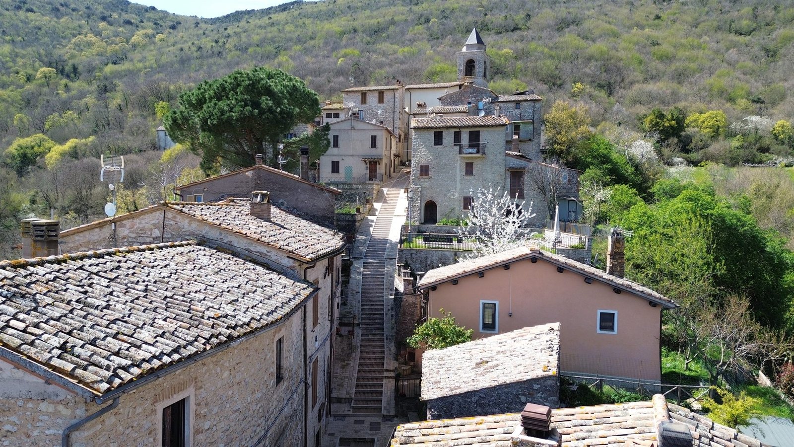 Il borgo di Santa Restituta, il più antico del territorio di Avigliano Umbro
